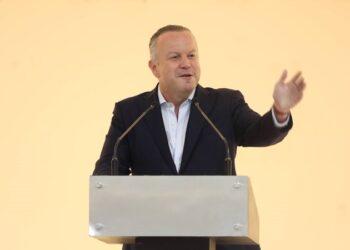 Legislará Carlos Canturosas para acercar servicios de salud a escuelas públicas