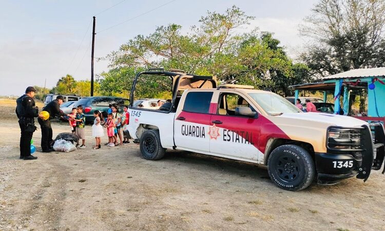 Menores de La Zamorina conmemoran Día del Niño y la Niña con la Guardia Estatal