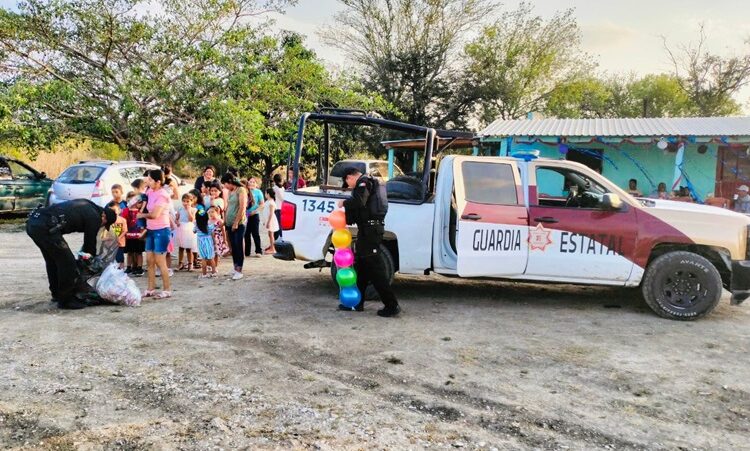 Menores de La Zamorina conmemoran Día del Niño y la Niña con la Guardia Estatal