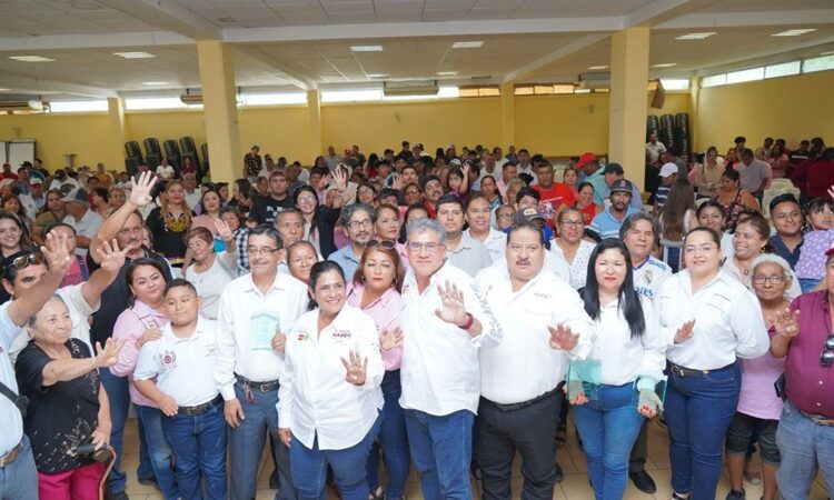 Pacta Armando Martínez compromisos con choferes de transporte público