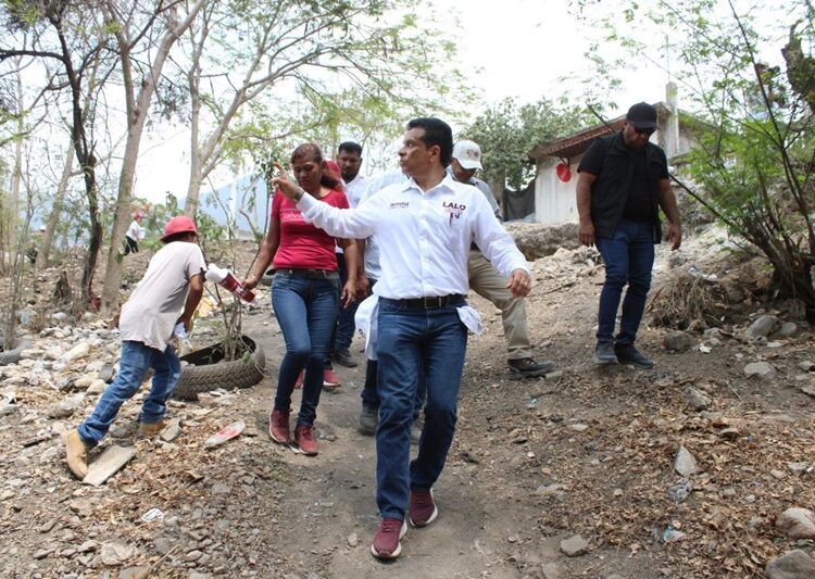 Promete Gattás trabajar para dar certeza jurídica a dueños de predios irregulares