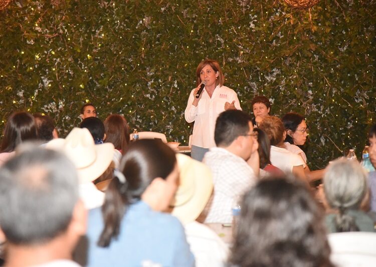 Propone Rosa González crear Premio Municipal del Arte y Cultura