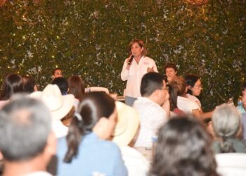 Propone Rosa González crear Premio Municipal del Arte y Cultura