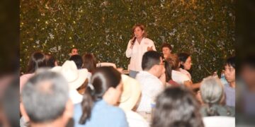 Propone Rosa González crear Premio Municipal del Arte y Cultura