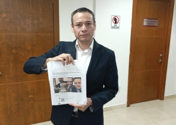 Suspenden diputados locales comisión por pelea sobre reforma electoral