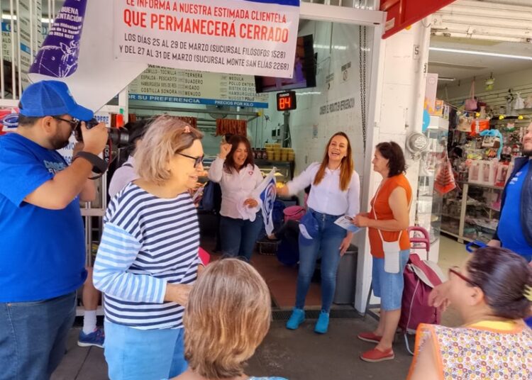Reciben con gran alegría a la Candidata de la Coalición PRI-PAN-PRD Locatarios de Tianguis
