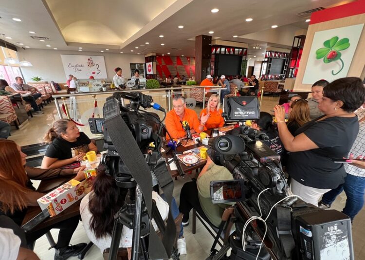 Rigo Ramos se reúne con la Red de Mujeres Periodistas