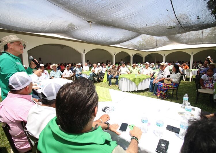 Se compromete “Geño” a impulsar reapertura del Ingenio y modernizar la región cañera