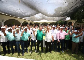 Se compromete “Geño” a impulsar reapertura del Ingenio y modernizar la región cañera