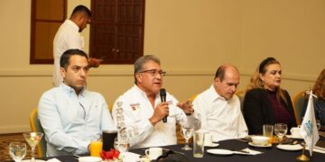 Se reúne AMM con hoteleros, piden sinergia en el desarrollo turístico de la Zona Sur