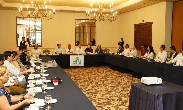 Se reúne AMM con hoteleros, piden sinergia en el desarrollo turístico de la Zona Sur