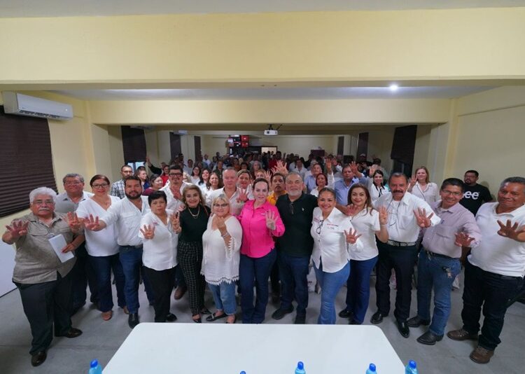 Se suma sindicato de maestros a candidata Carmen Lilia para construir el 2.º piso de la transformación