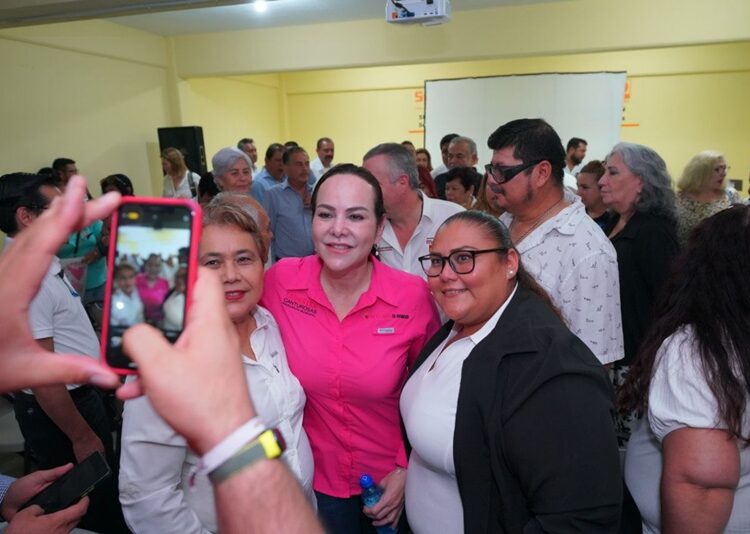 Se suma sindicato de maestros a candidata Carmen Lilia para construir el 2.º piso de la transformación