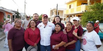 Suma Armando Martínez Manríquez voluntades en el Fracc. Corredor Industrial