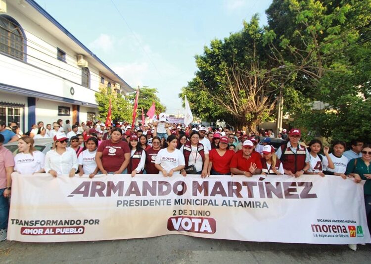 Suma Armando Martínez Manríquez voluntades en el Fracc. Corredor Industrial