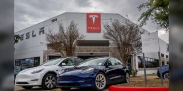 Tesla despedirá a casi 2 mil 700 empleados en planta de Texas