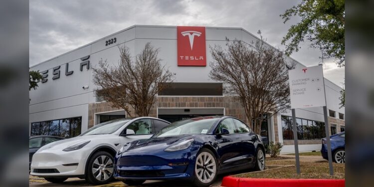 Tesla despedirá a casi 2 mil 700 empleados en planta de Texas