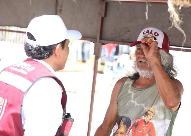 Tianguistas de la Américo se suman a Lalo Gattás