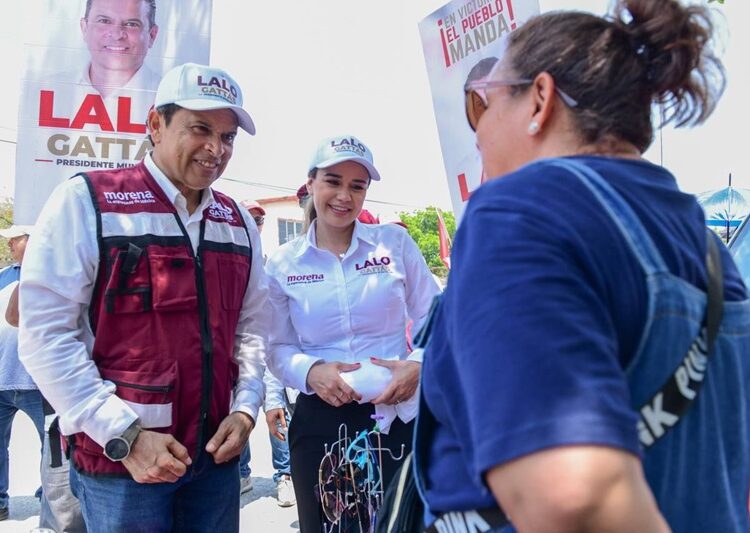 Tianguistas de la Américo se suman a Lalo Gattás