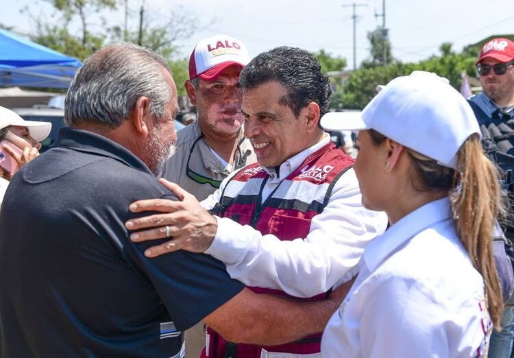 Tianguistas de la Américo se suman a Lalo Gattás