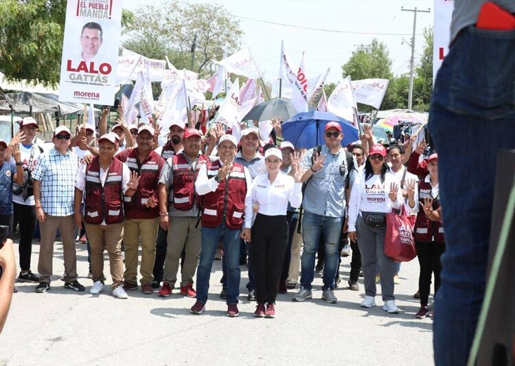 Tianguistas de la Américo se suman a Lalo Gattás