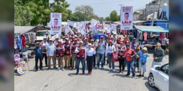 Tianguistas de la Américo se suman a Lalo Gattás