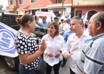 Total apoyo brindan vecinos de la Unidad Modelo a Rosa González y Chucho Nader