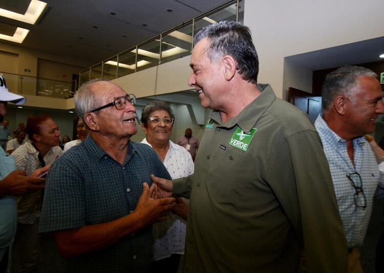 “Vamos por mejores salarios y mas bienestar para todos”: Eugenio