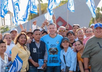 Chucho Nader recorre Miramapolis en Ciudad Madero