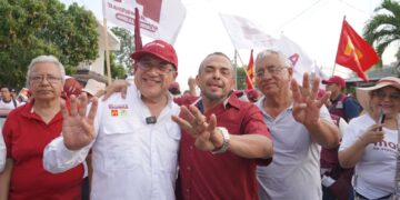 Familias de Santa Anita expresan su respaldo a Armando
