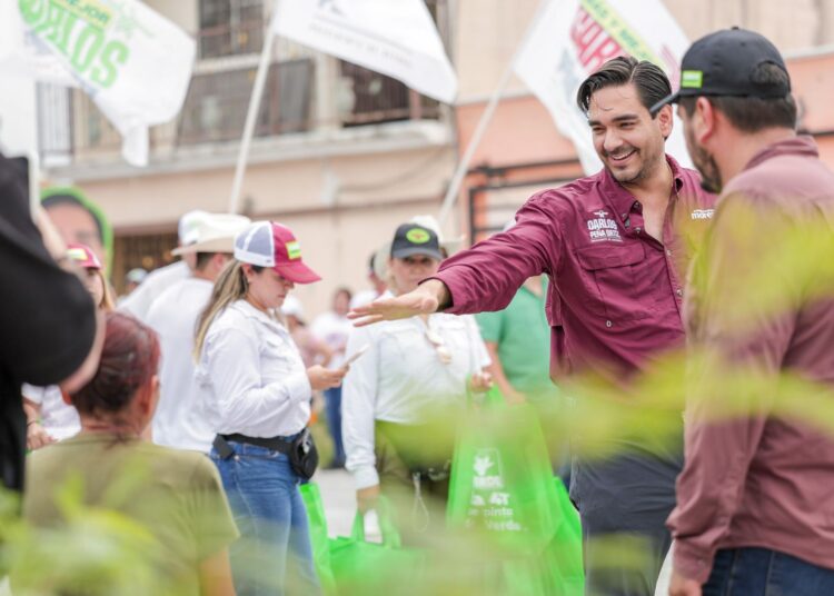 Carlos fortalece vínculos con cientos de reynosenses