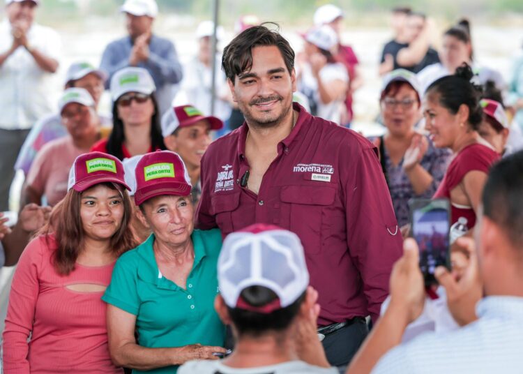 Carlos fortalece vínculos con cientos de reynosenses