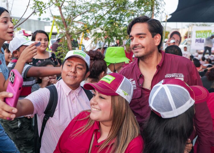 Carlos fortalece vínculos con cientos de reynosenses