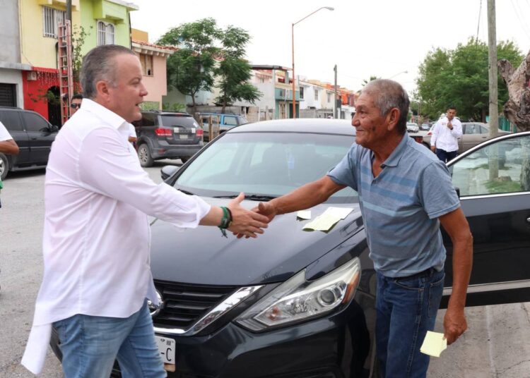 Va Carlos Canturosas por más beneficios para los trabajadores