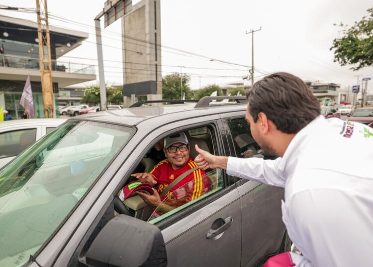 Carlos Peña Ortiz conecta con la comunidad reynosense
