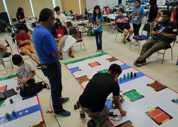 Alumnos de la UAT obtienen el 1er. lugar en Torneo de Robótica