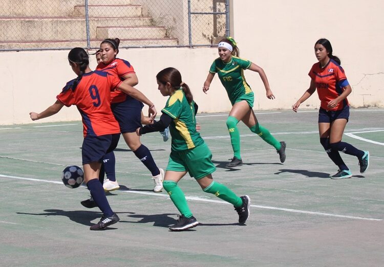 Van atletas de la UAT a Regionales del CONDDE