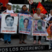 Padres de los 43 de Ayotzinapa exigen diálogo con AMLO
