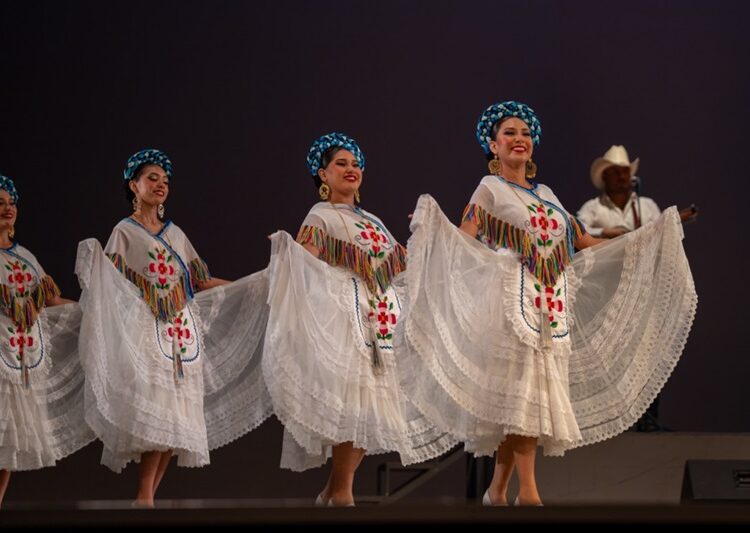 Presenta la UAT con gran éxito su Festival del Día Internacional de la Danza