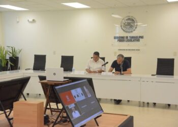 Agricultores cierran la carretera Federal 101 San Fernando-Victoria