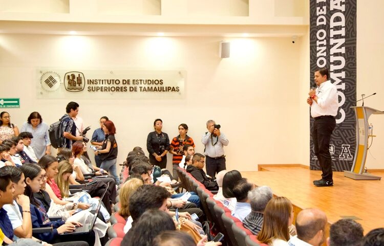 “Apuesto por la educación de los jóvenes”: Arturo