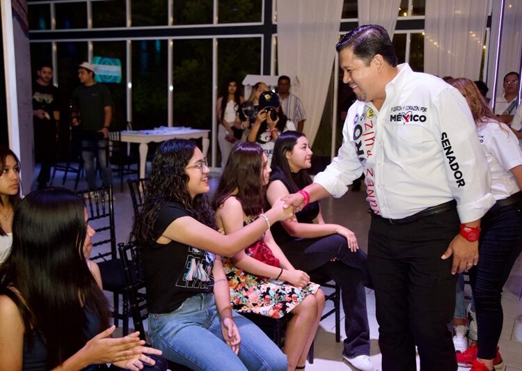 Arturo Núñez convoca a la fuerza de los jóvenes para defender a México y a Tamaulipas