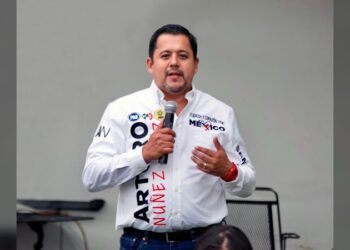 Arturo reconoce a maestros de Tamaulipas