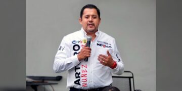 Arturo reconoce a maestros de Tamaulipas