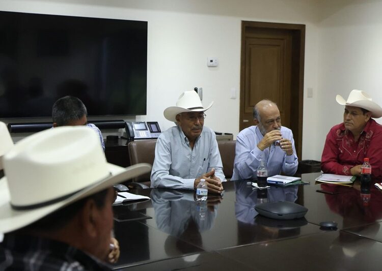 Atiende Américo a sorgueros; planteará a AMLO sus demandas