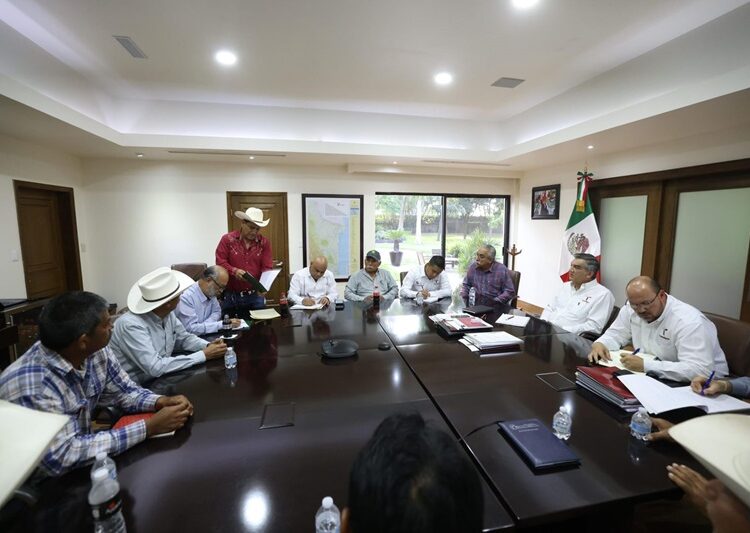 Atiende Américo a sorgueros; planteará a AMLO sus demandas