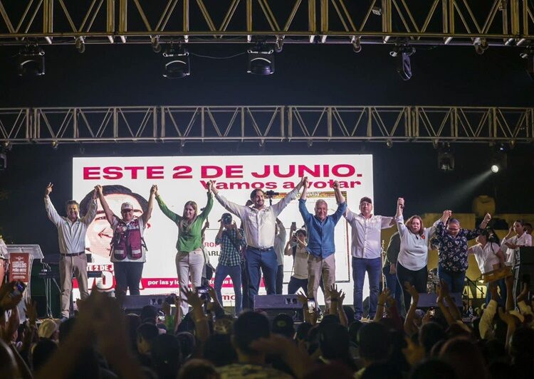 Carlos Peña y Maki Ortiz, Triunfal Cuarto Cierre de Campaña