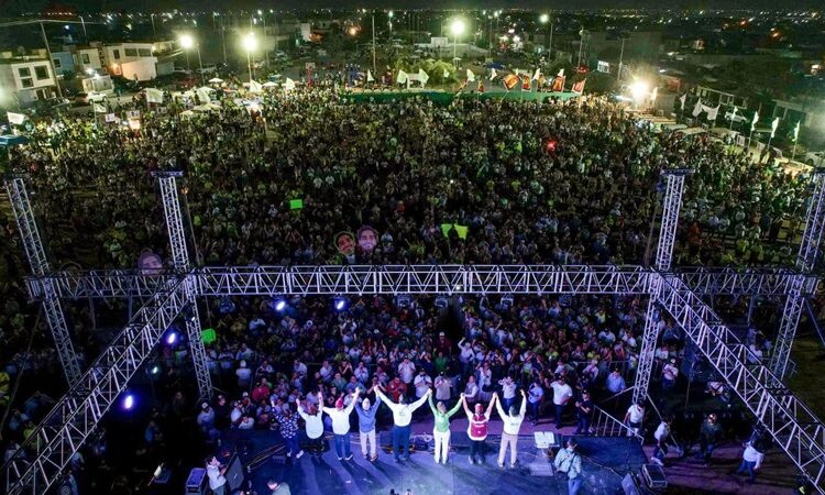 Carlos Peña y Maki Ortiz, Triunfal Cuarto Cierre de Campaña