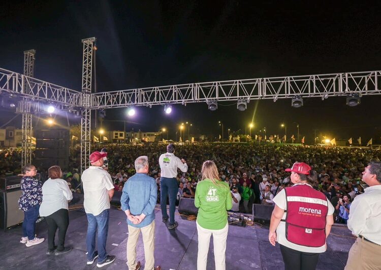 Carlos Peña y Maki Ortiz, Triunfal Cuarto Cierre de Campaña