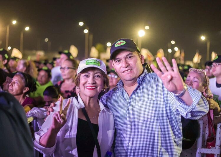 Carlos Peña y Maki Ortiz, Triunfal Cuarto Cierre de Campaña